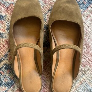 Madewell The Greta Ballet Flat Mule in Olive Suede